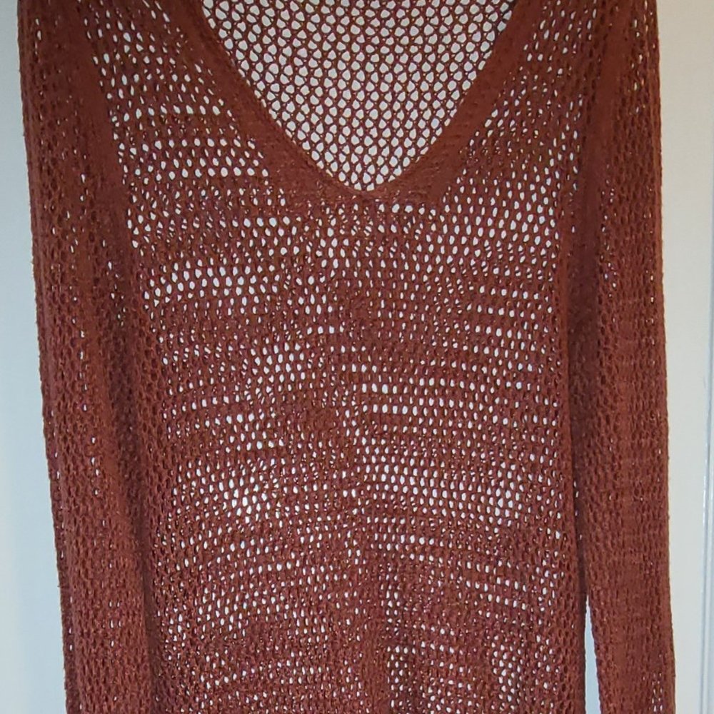 Lightweight V-Neck Open Knit Sweater - Rust